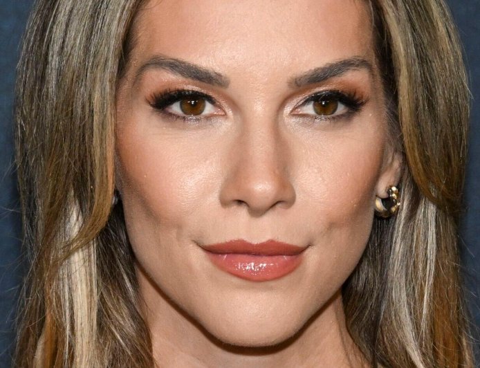 tWitch’s Mom Goes After Allison Holker With Explosive Text Message Claims