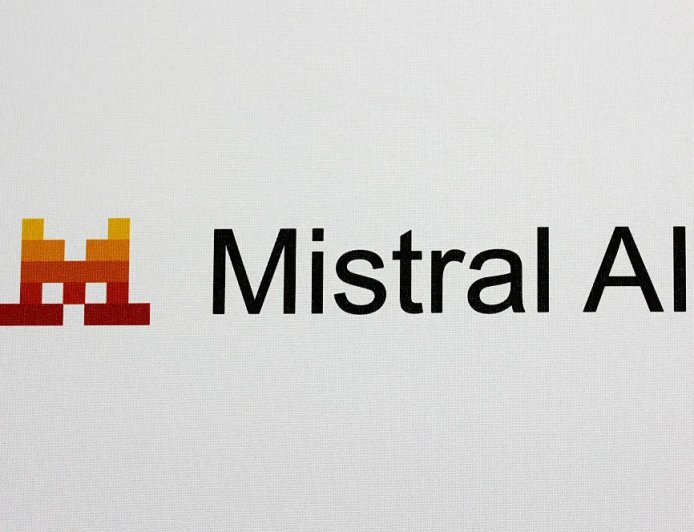 Mistral CEO警告：超过50%的企业软件可能会被AI取代