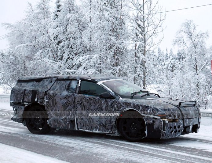 法拉利纯电超跑 Luce 路测图曝光：1000 马力，五月首秀