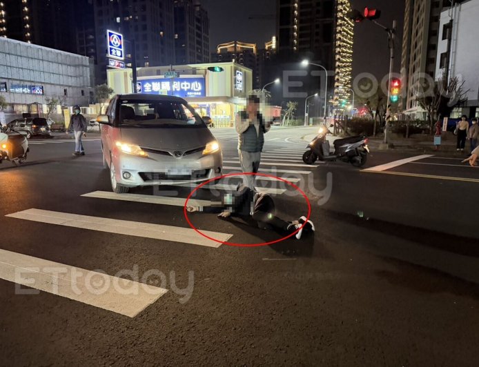 獨／高雄行人帝王條款破功！左轉撞人還炸街　救護員連喊關音響