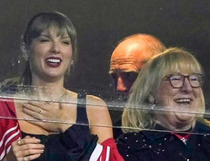Donna Kelce Talks Taylor Swift Support After 'Traitors' Exit
