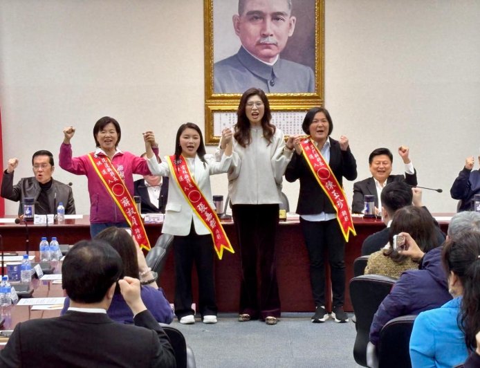 老美下通牒　鄭麗文表態：向來支持軍購　中常委還在擔心肉包子打狗