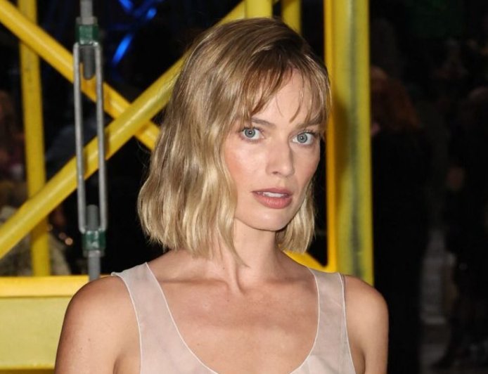 Margot Robbie’s Appearance At A Fashion Week Show Leaves Fans Worried: ‘What Is Going On In Hollywood?’