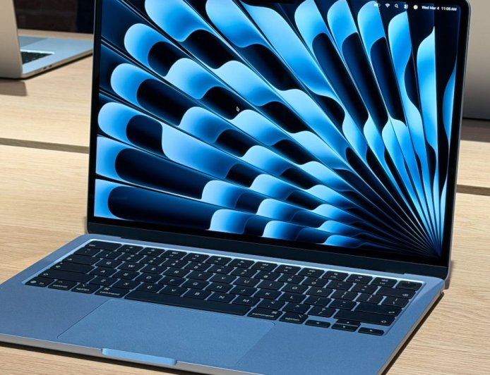 OLED 版 MacBook Air 或将推迟至 2029 年发售