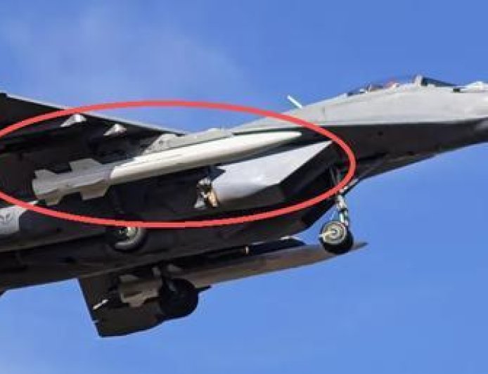 藏了半年终于亮相！米格-29挂上中国超音速导弹，欧洲都看懵了