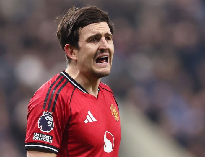 Harry Maguire: United ace provides key update on contract talks