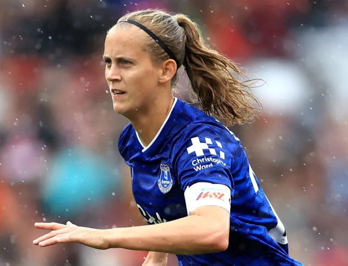 'Like being stabbed in stomach' -Everton's Snoeijs on endometriosis