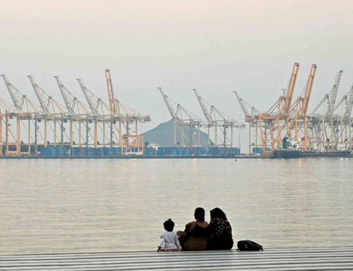 维护主权、为国家创收，伊朗寻求对霍尔木兹通行船只收费