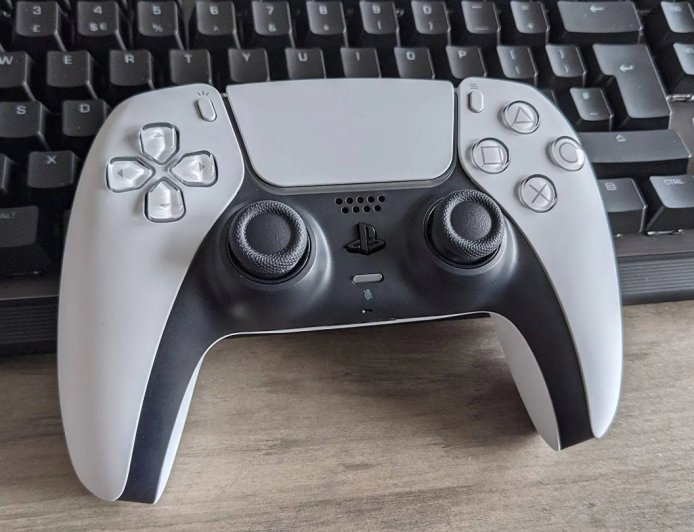 索尼新专利曝光：DualSense 手柄可搭配手机实现功能拓展