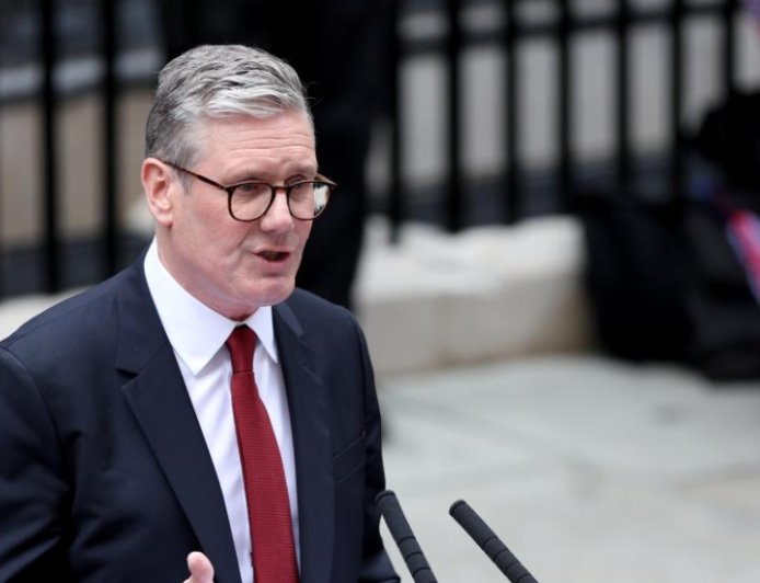 英首相：必须做好伊朗战事不会“迅速结束”的准备