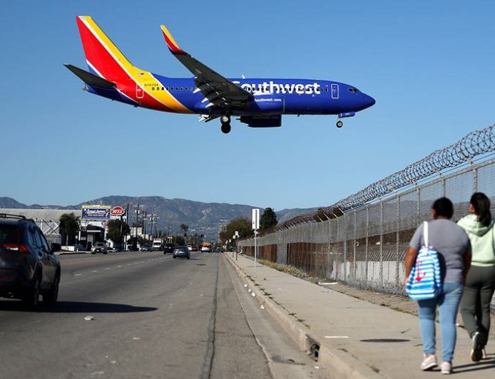 Southwest pilot aborts Hollywood Burbank landing because runway 'wasn't quite clear': report