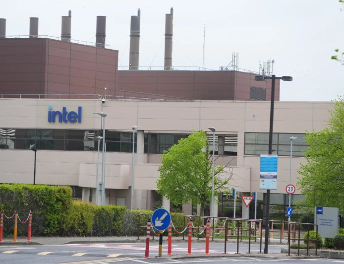 英特尔大手笔重振芯片制造 142亿美元回购爱尔兰工厂股份