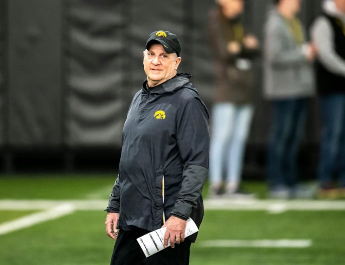 Four-star DL Tommy Riordan announces commitment to Iowa football