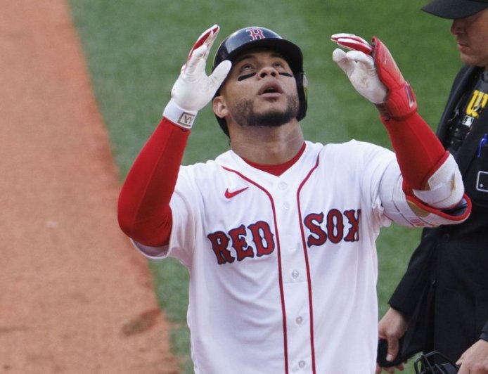 Red Sox's Contreras plans to 'take out' Brewers pitcher if hit again