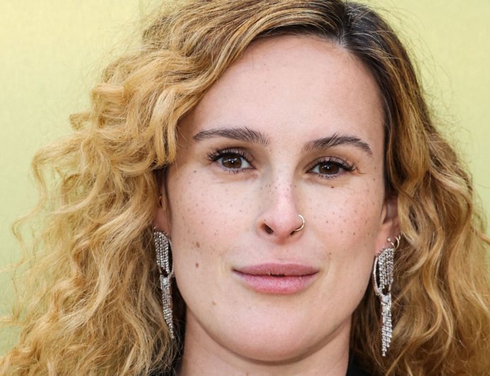 Rumer Willis Sparks Debate With Breastfeeding Post