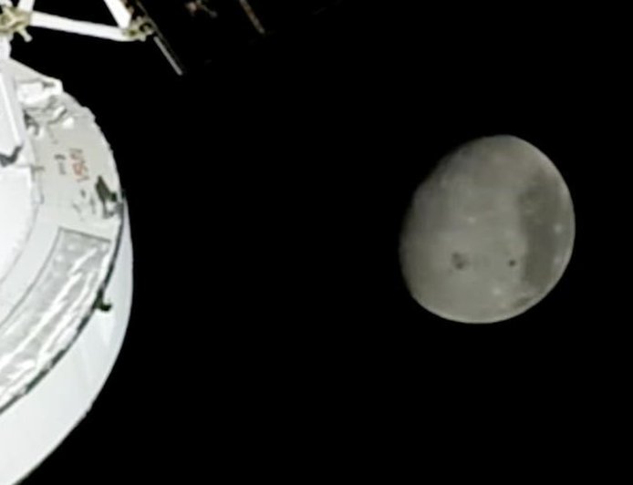 Artemis II astronaut tells Trump what communication blackout was like: 'I said a little prayer'