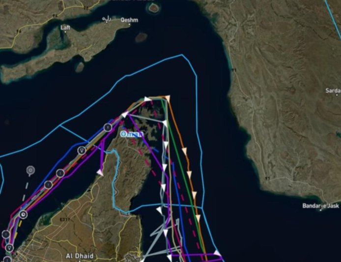 荷姆茲海峽形成雙通道　通行油輪和貨船漸增