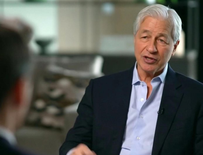 和白宮經濟顧問唱反調　摩根大通執行長戴蒙警示戰爭推升通膨「但伊朗已經做壞事45年」