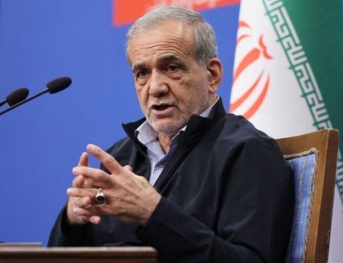 伊朗总统：谁都不能迫使伊朗投降，美以才是恐怖分子