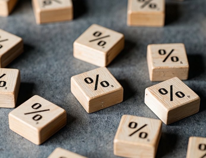 券商薪酬新规来了！新增长周期考核、递延支付明确T+2、离职退休不免责