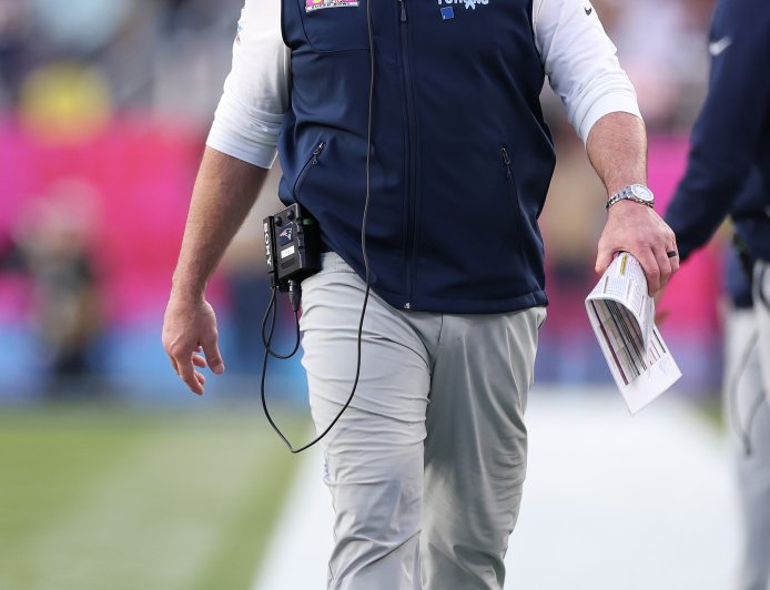 Mike Vrabel's Wife Jen Wears Ring in 1st Sighting Amid Dianna Russini Scandal
