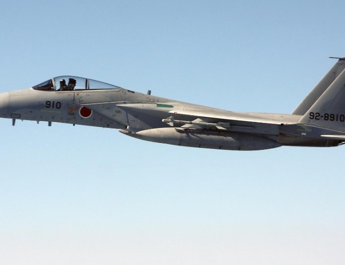 日本航空自卫队连曝飞机“掉零件”事件