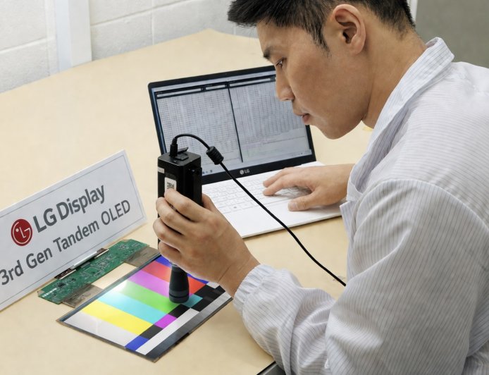 LG Display 展出第三代 Tandem OLED 面板和 5K RGB OLED 显示器面板