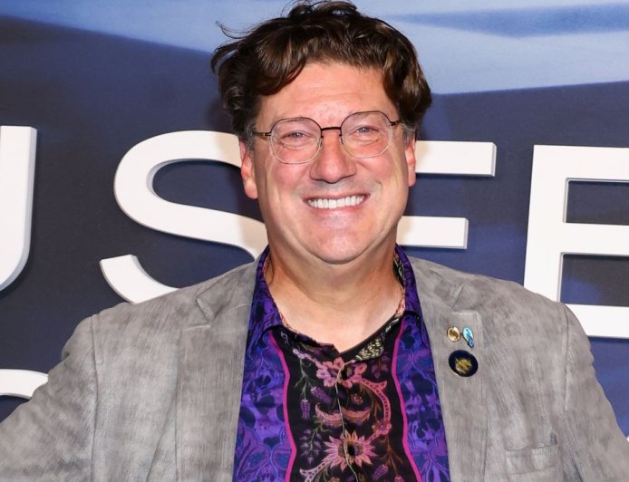 Randy Pitchford says Gearbox has a firm no-AI policy after posting an AI-generated image of an AI working at Gearbox