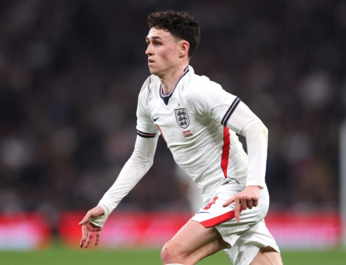 Phil Foden agrees new long-term contract with Manchester City