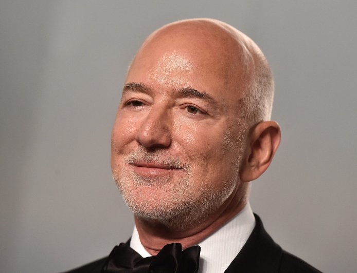 Jeff Bezos Looking To Offset $500M Asset Days Up To 2026 Met Gala 