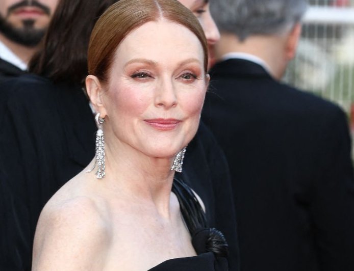 Obamas Enlist Julianne Moore For New Netflix Film