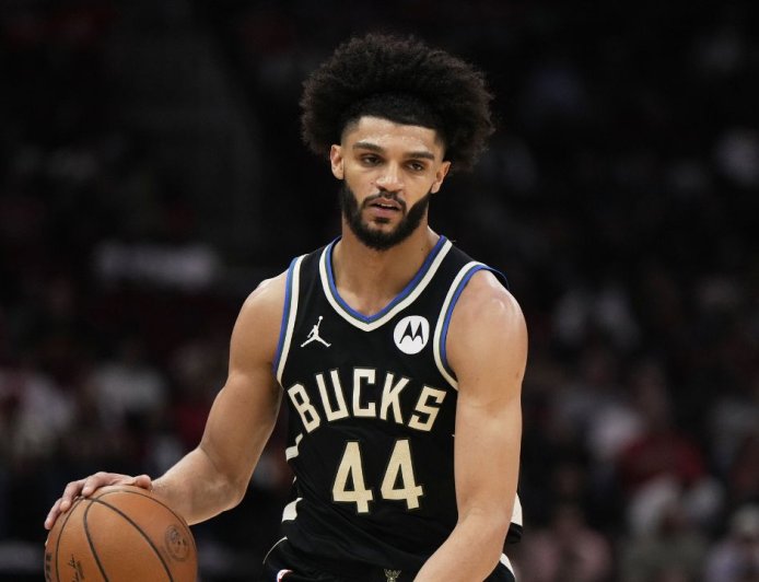 Raptors sign wing Andre Jackson Jr.
