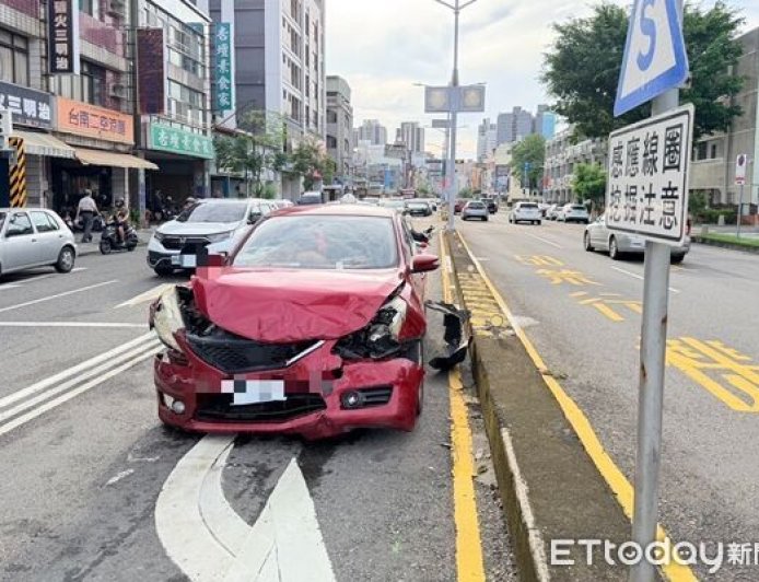 高雄男毒駕闖紅燈「連撞3車」！整輛爛成廢鐵　母女受傷送醫