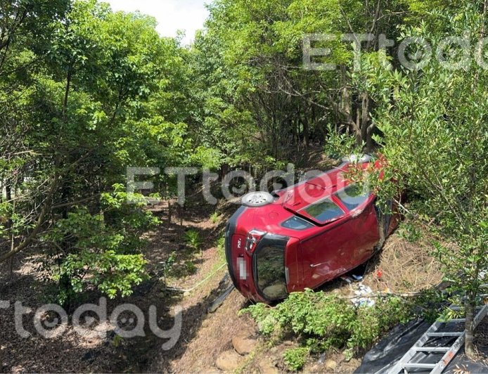 快訊／高雄酒駕車禍！男載2友聚餐前先喝茫　墜邊坡側翻2傷